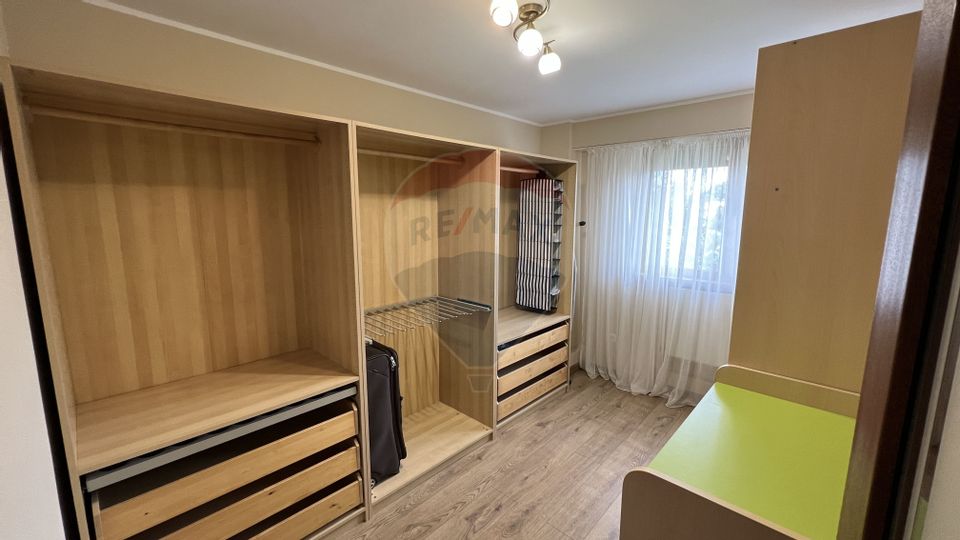 Apartament cu 4 camere de vânzare în zona Siderurgistilor Vest