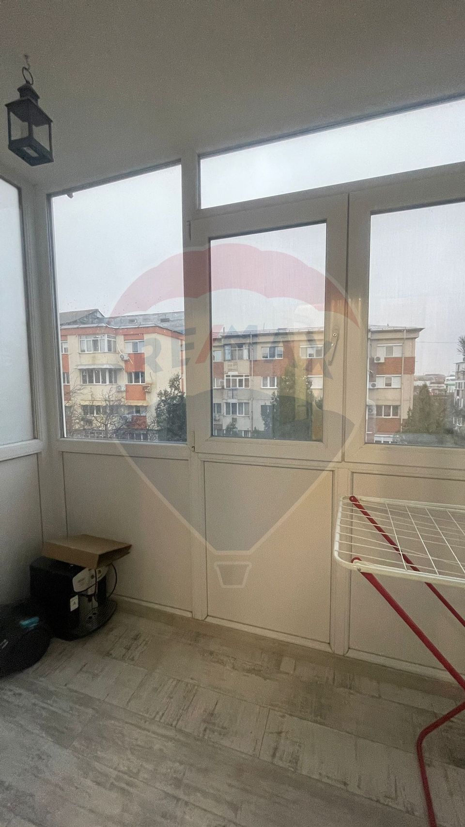 Apartament cu 4 camere de închiriat în zona Sarari