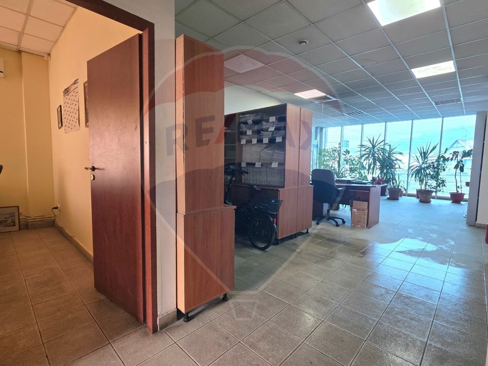 120sq.m Commercial Space, Ultracentral area