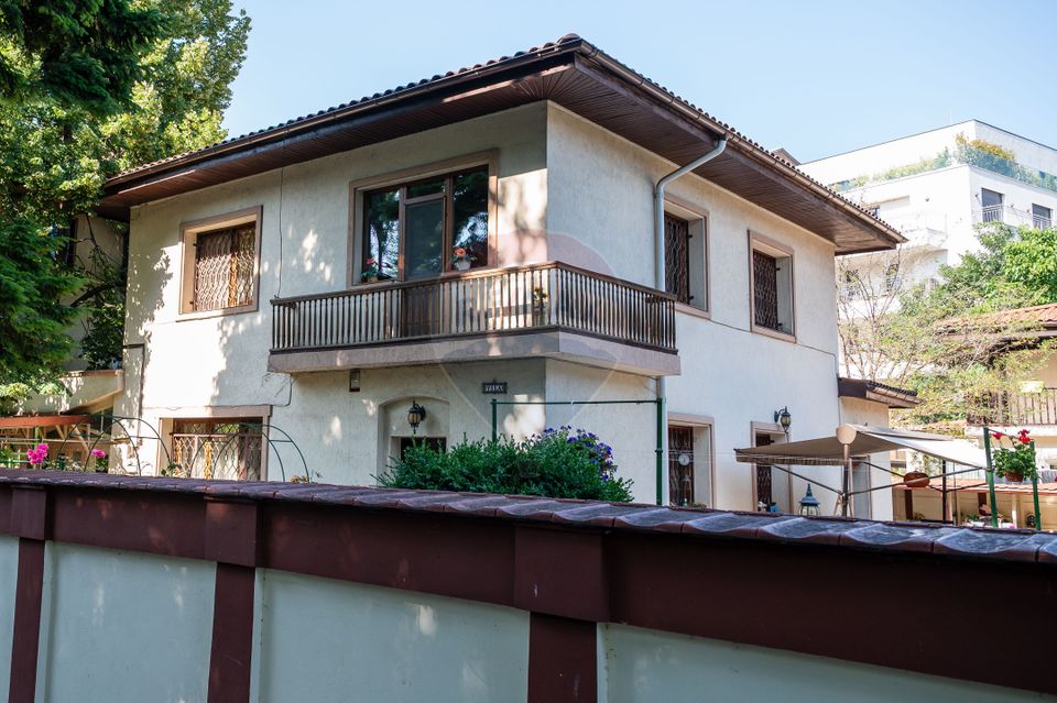 8 room House / Villa for sale, Kiseleff area