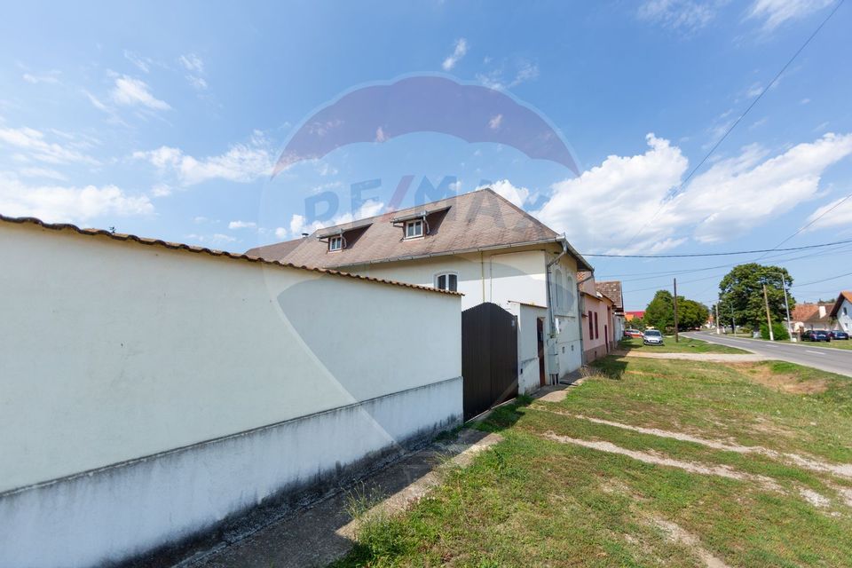 Casă săsească autentică cu livadă și teren generos 2979 mp – Bod