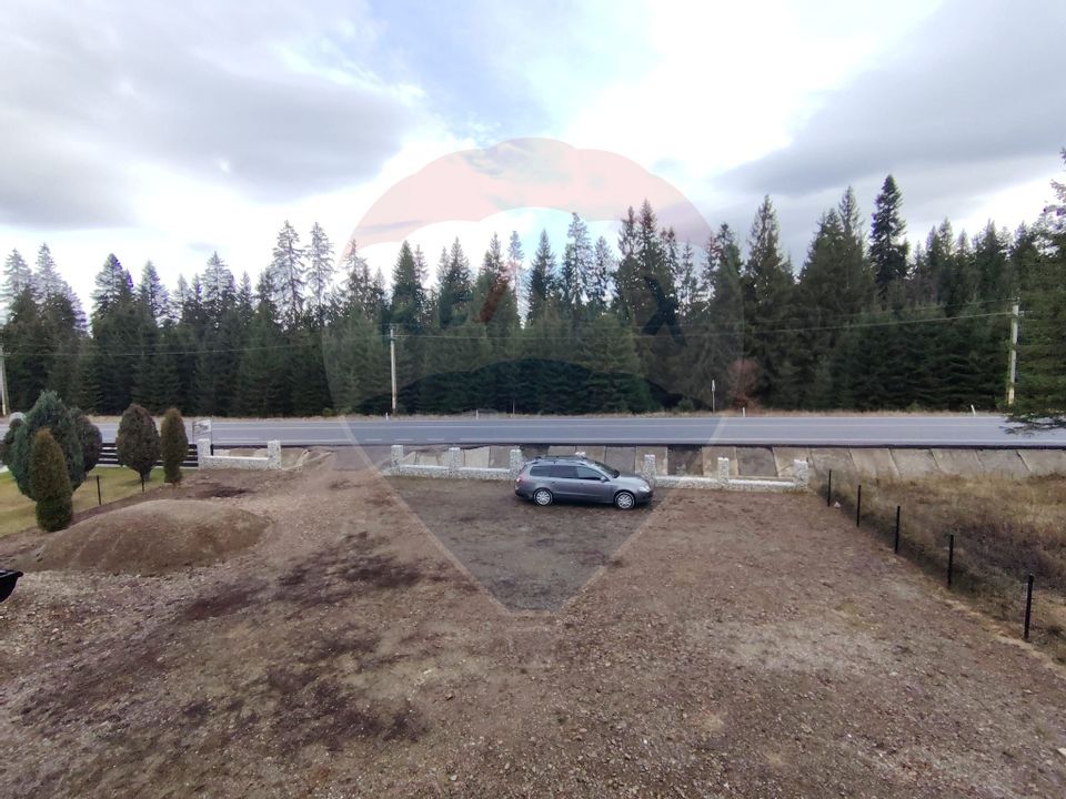 Casă / Vilă cu 8 camere de vânzare