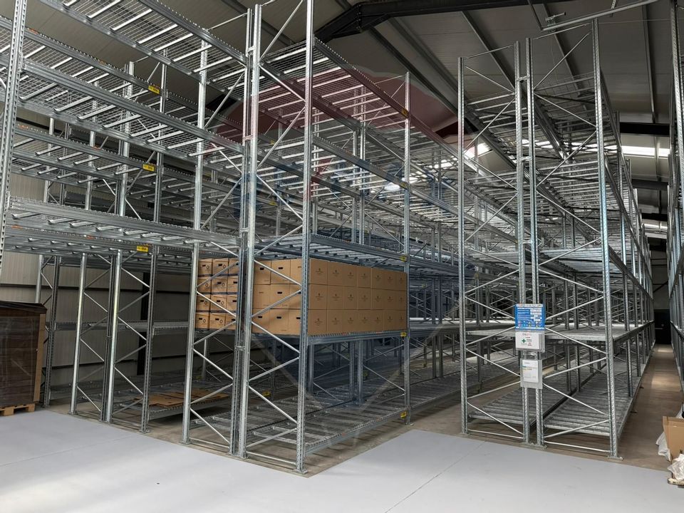 Spatiu industrial Hale, depozit logistic, Birouri premium - Targoviste
