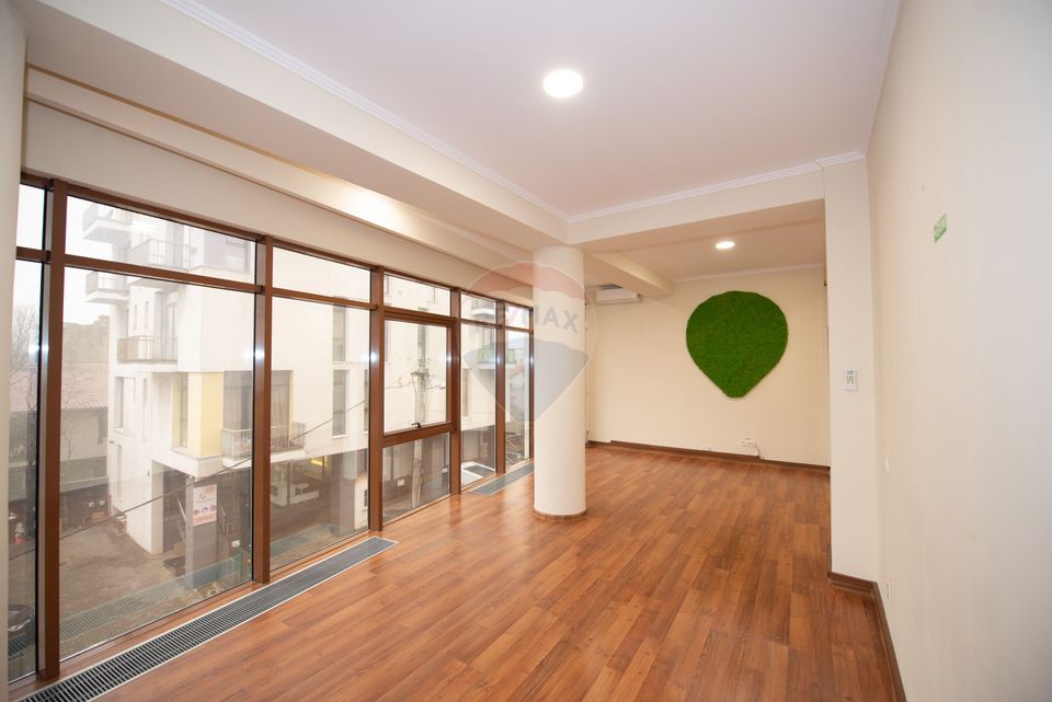 Apartament 3 camere, 97 mp, nemobilat, metrou Eroii Revolutiei