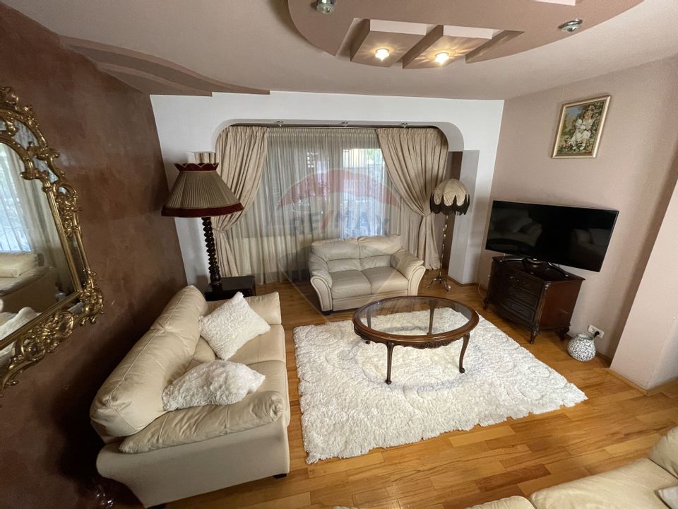 6 room House / Villa for sale, Lipovei area