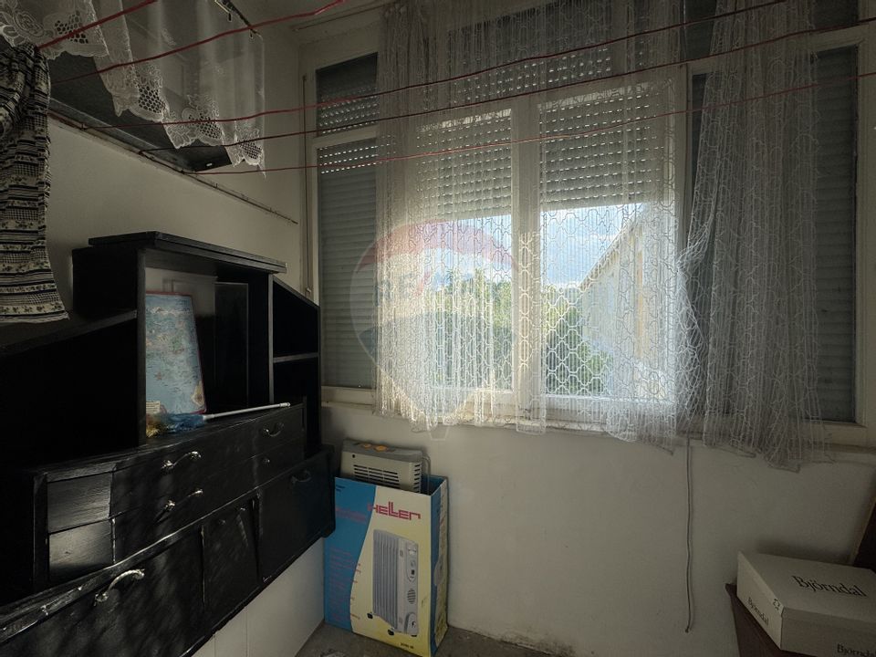 Ap. cu 3 camere, et.4, str. Feleac 1A