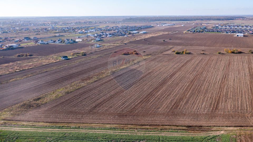 Vanzare teren intravilan 7,400 mp Sabareni / Strada Primaverii