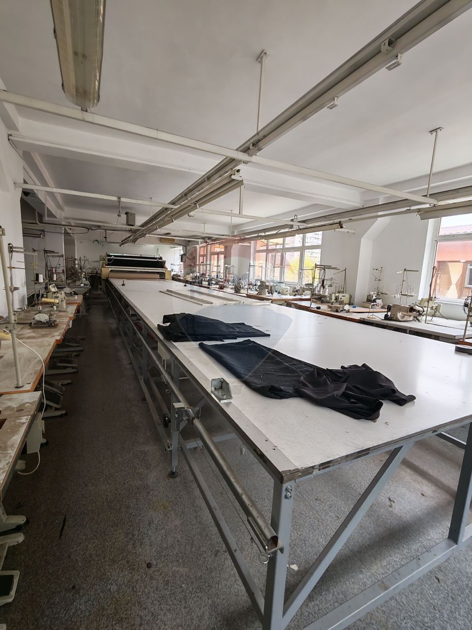 1,100sq.m Office Space for rent, Lapus area