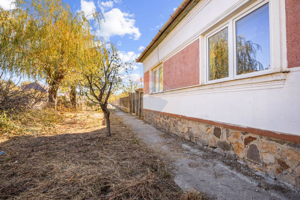Casă de vânzare la 7 km de Arad, Loc. Sofronea