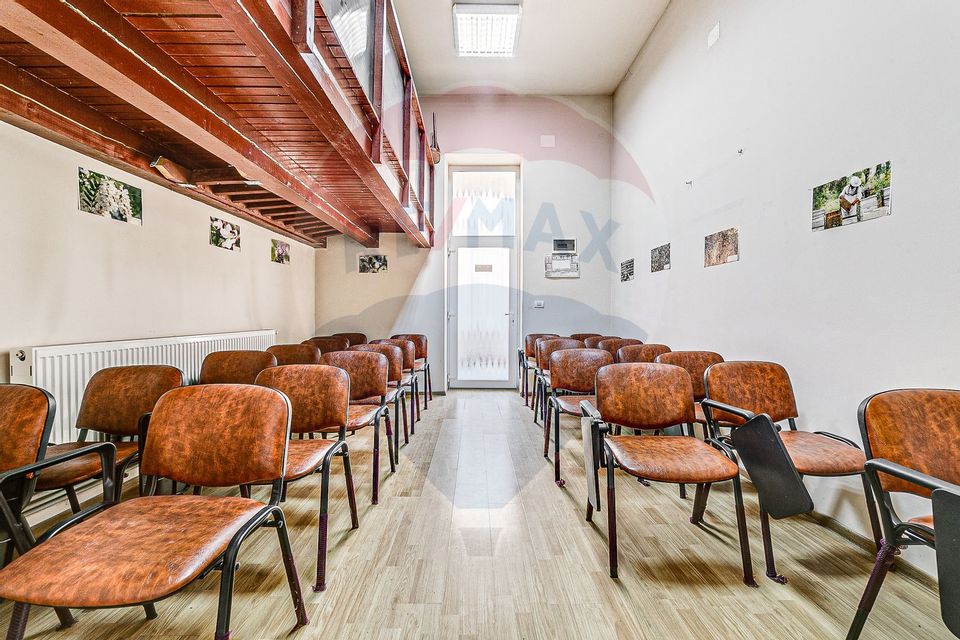 Apartament cu 3 camere de vânzare în zona Ultracentral