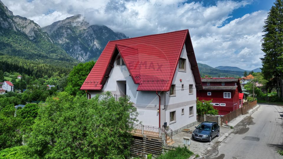 BOOKED - Villa in Busteni with Superb View of the Bucegi Mountains!