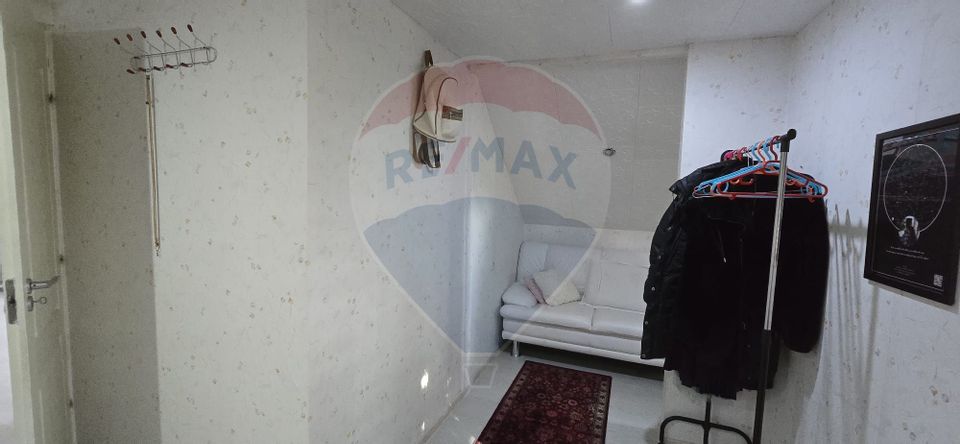 6 room House / Villa for sale