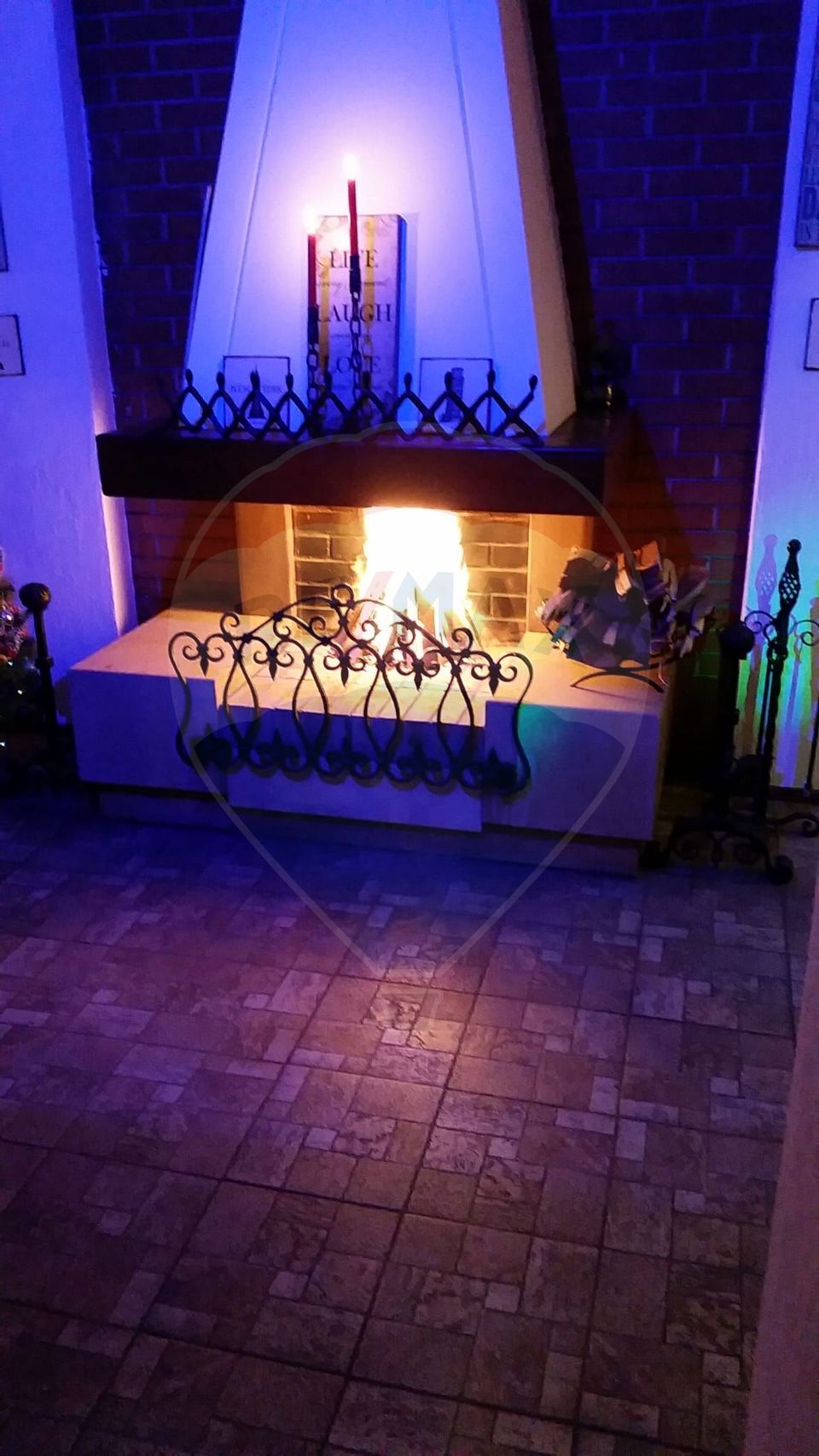 EINCHIRIER Spațiu comercial