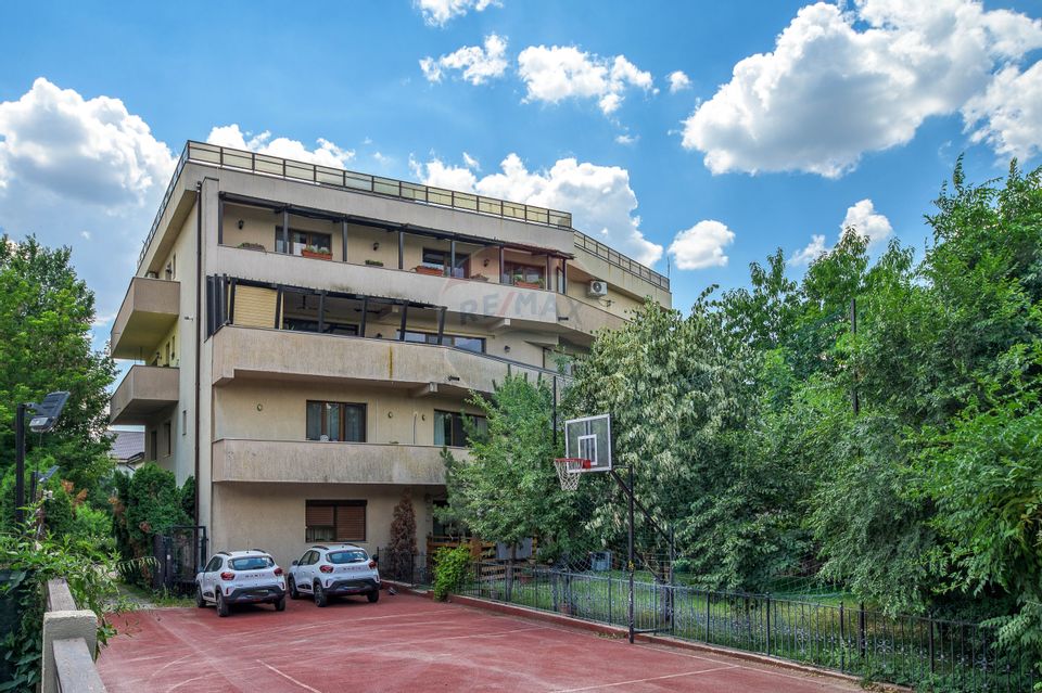 Apartament cu 4 camere de închiriat în zona Sisesti