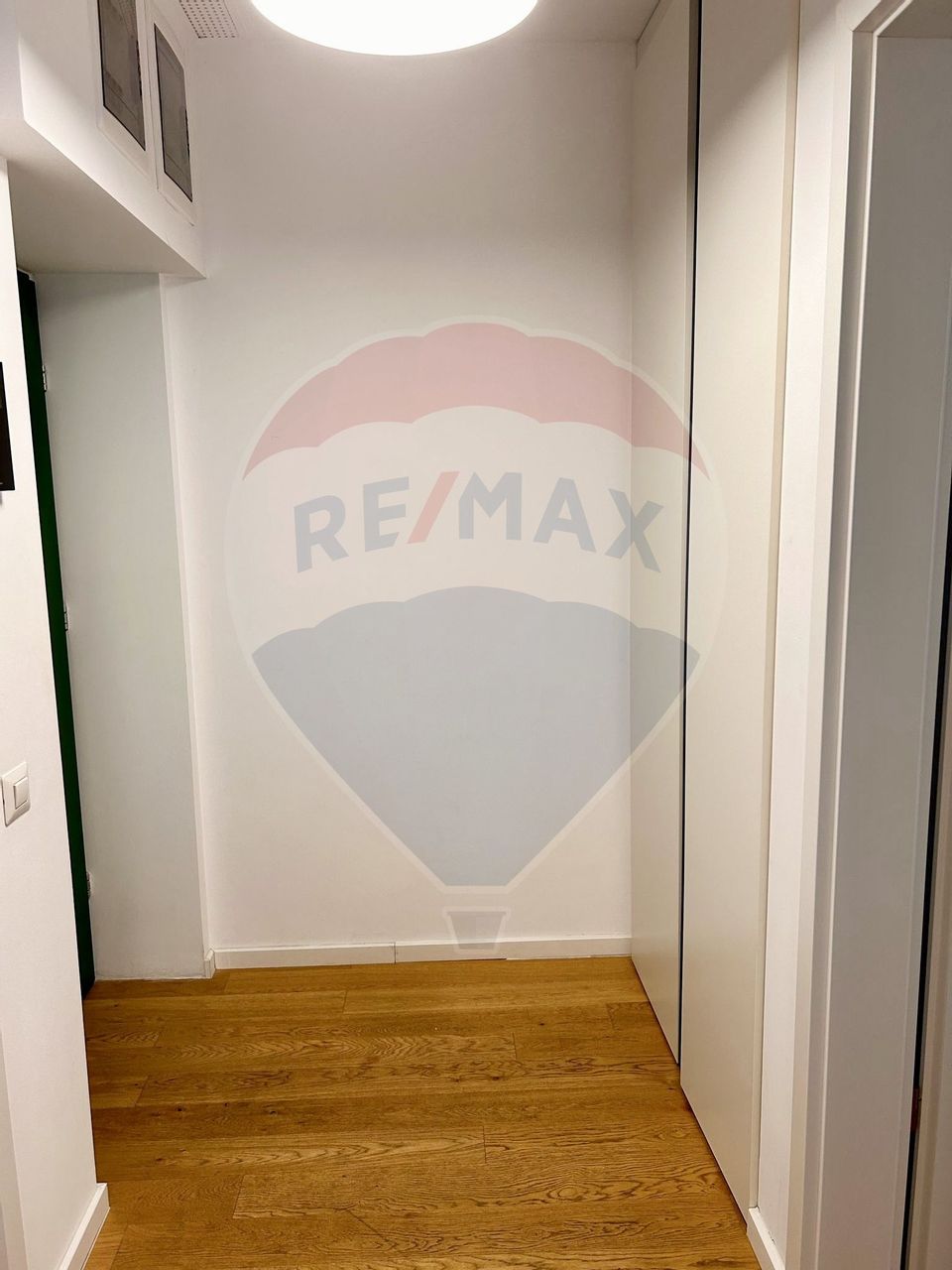 Apartament cu 2 camere de închiriat în zona Aviatiei