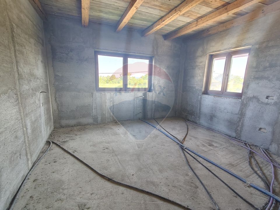 DE VÂNZARE – Casă cu etaj, Tămaia, Maramureș – aproape de Someș