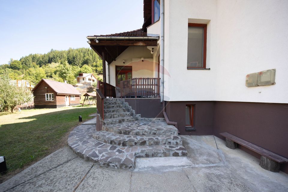 Vilă Moieciu, 375 mp util + teren 2.992 mp, View - Comision 0