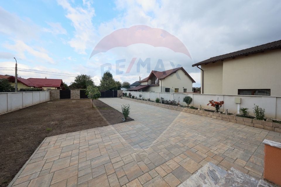 5 room House / Villa for sale