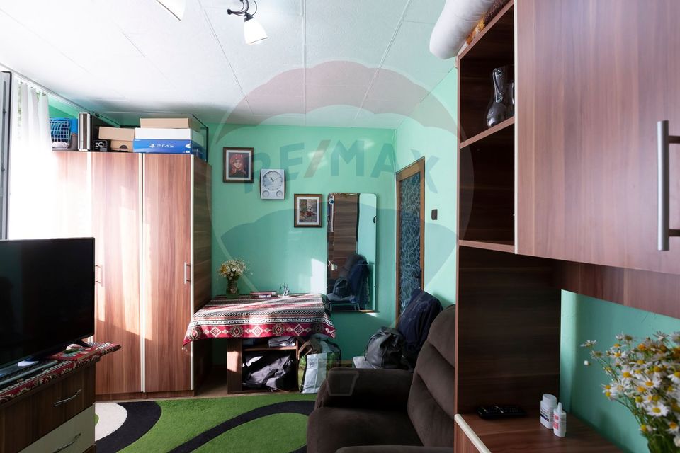 3 room Apartment for sale, Mioritei area