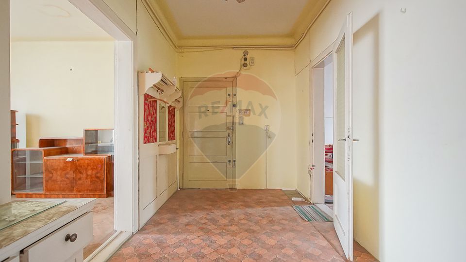 Apartament cu 3 camere de vânzare în zona Centrul Civic