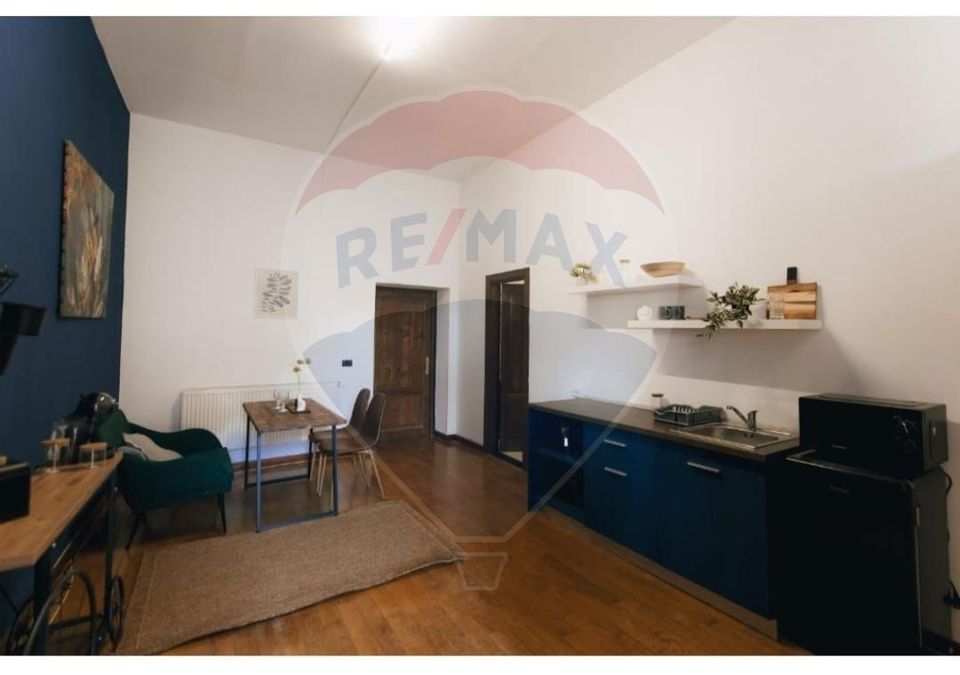 Apartament 2 camere, de închiriat, loc de parcare inclus - Centru