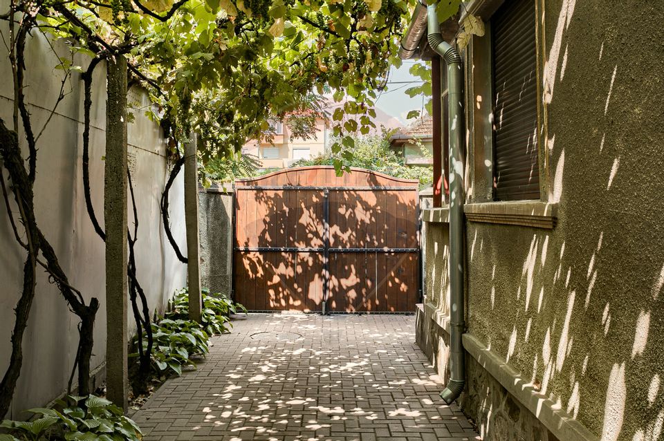 75sq.m Office Space for rent, UTA area