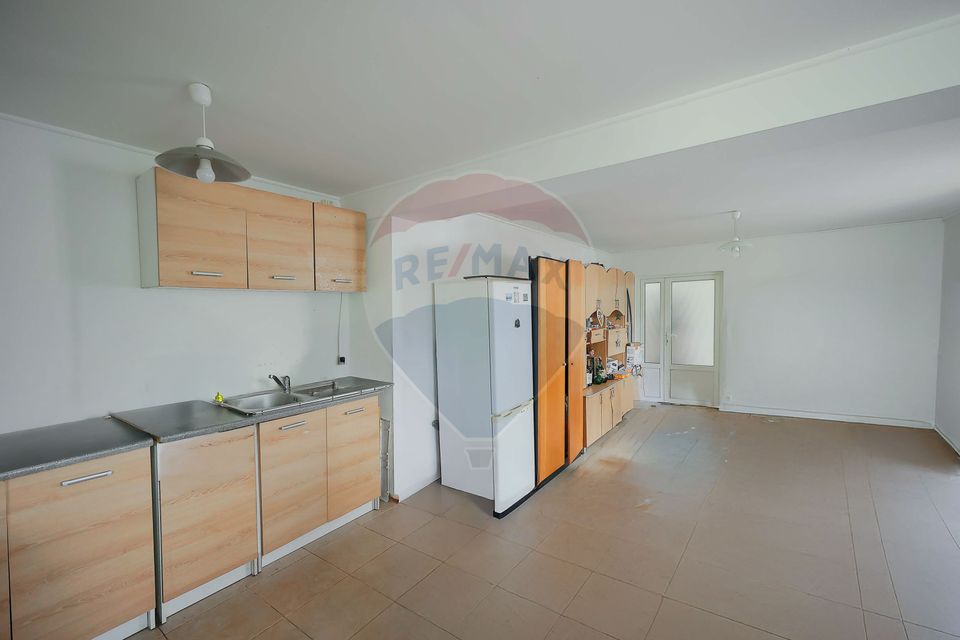 Casă de vânzare cu teren 517 mp, strada Izvorului, Oradea