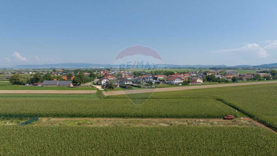 Teren de 1100 mp de vânzare în Stupini