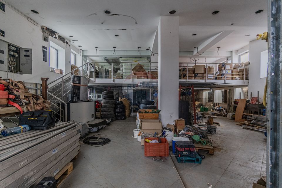 Cladire de 902 mp utili de vânzare, zona Grivitei - DN 13, COMISION 0