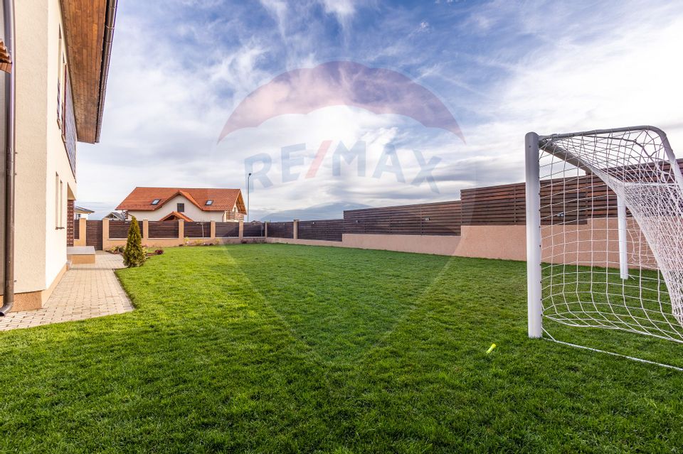 REZERVAT Casă individuala Harman