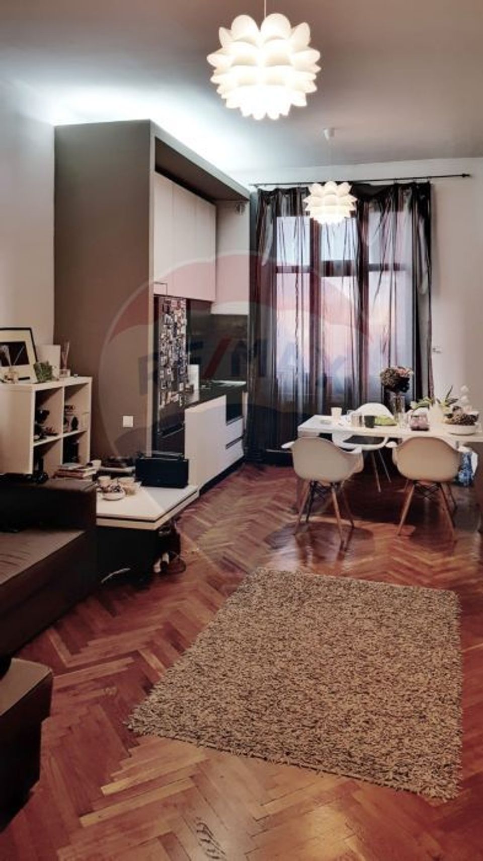 Apartament superb de vanzare 3 camere si parcare, Ultracentral Cluj