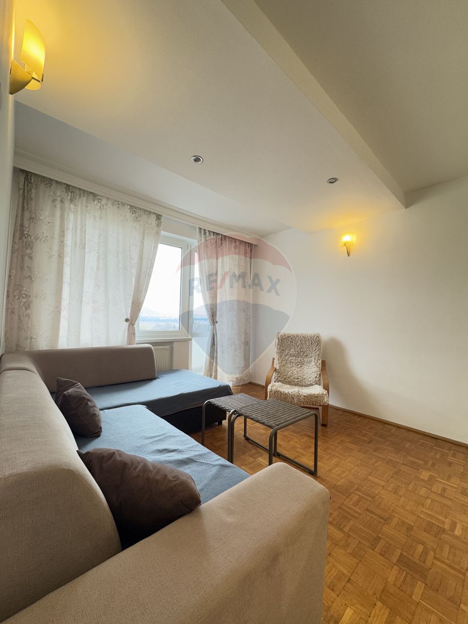 Apartament luminos cu priveliște superbă!