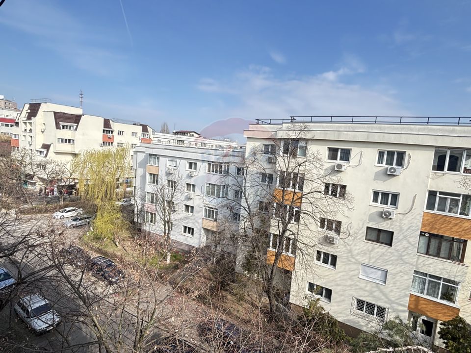 Apartament cu 2 camere de vânzare în Baneasa , Herastrau