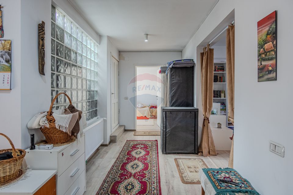 Casa de vanzare 7 camere | CURTE 953 mp | Colonia 1 Mai | COMISION 0 |