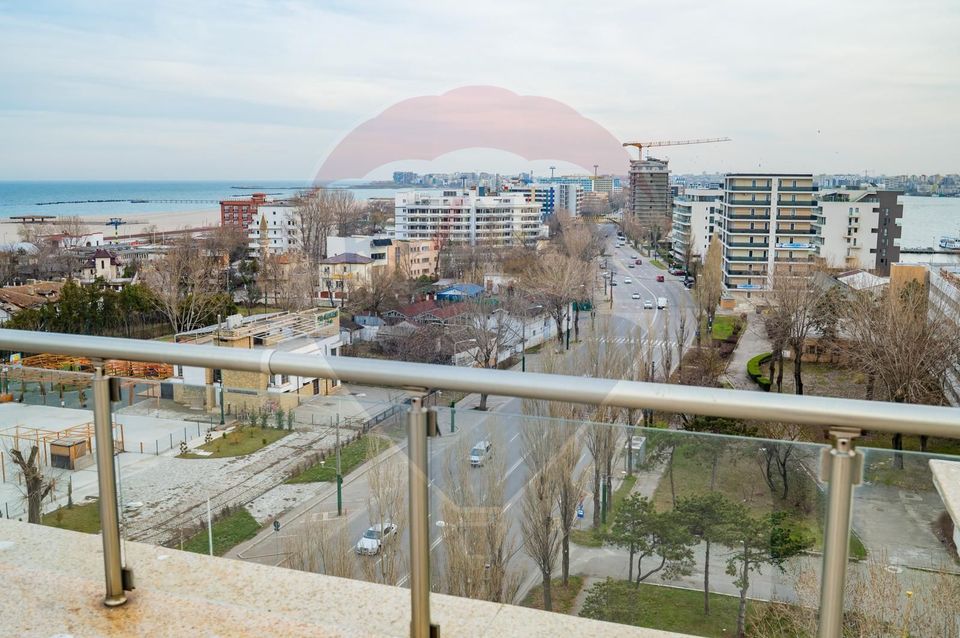 Penthouse de vanzare in Mamaia vedere frontala lac si marea Neagra