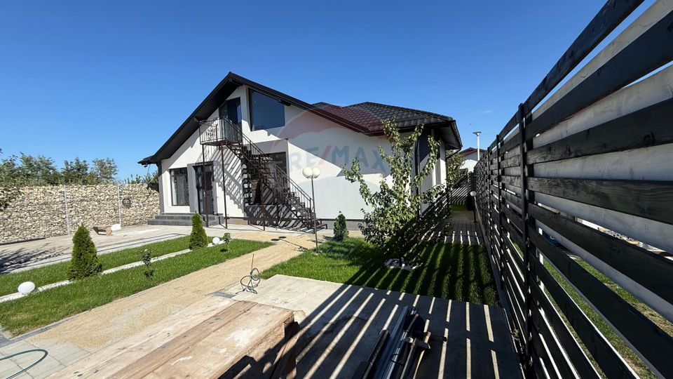 4 room House / Villa for sale, Est area