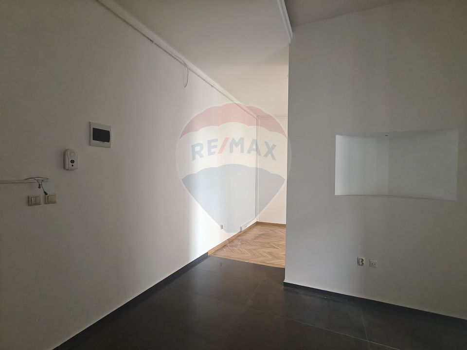 59sq.m Office Space for rent, Ultracentral area