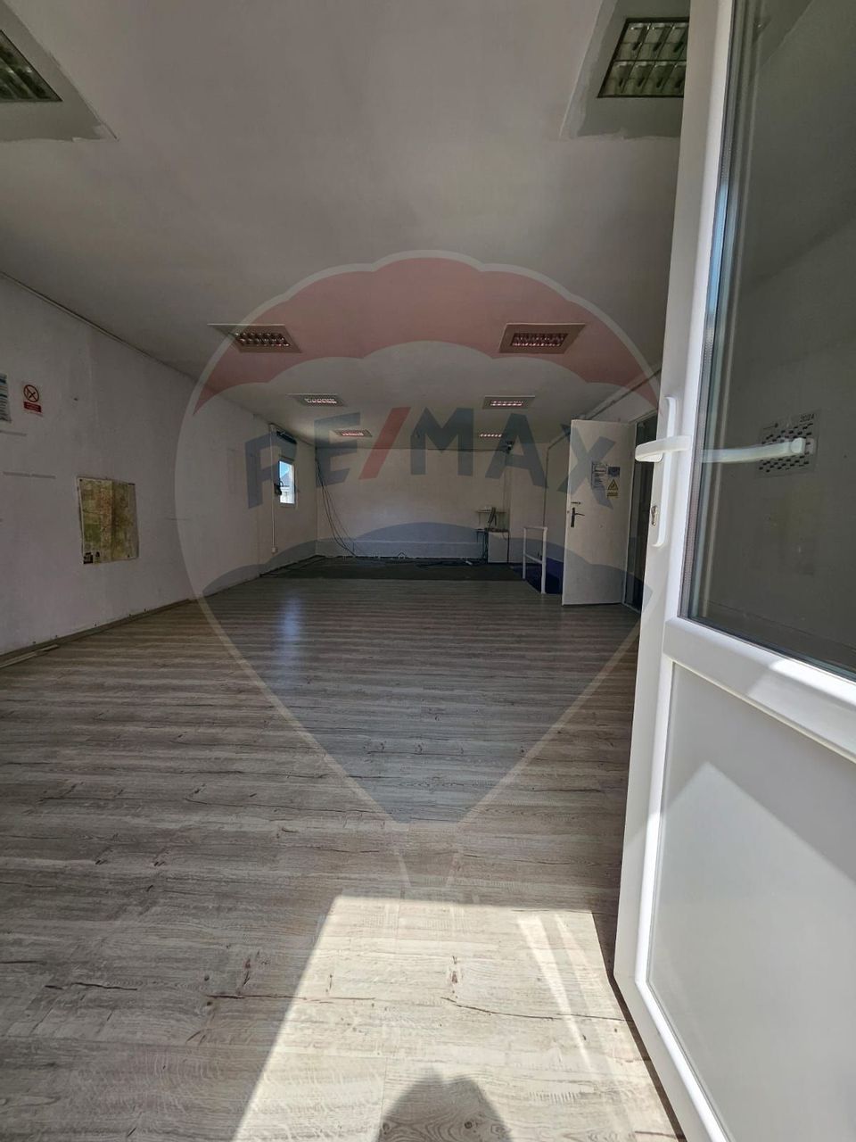 600sq.m Industrial Space for rent, Sannicolau Mic area