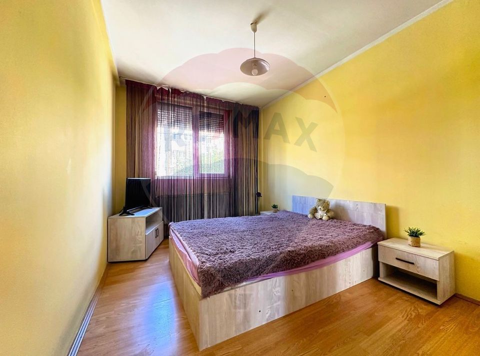 Casă / Vilă cu 5 camere de vânzare în zona Cetatii