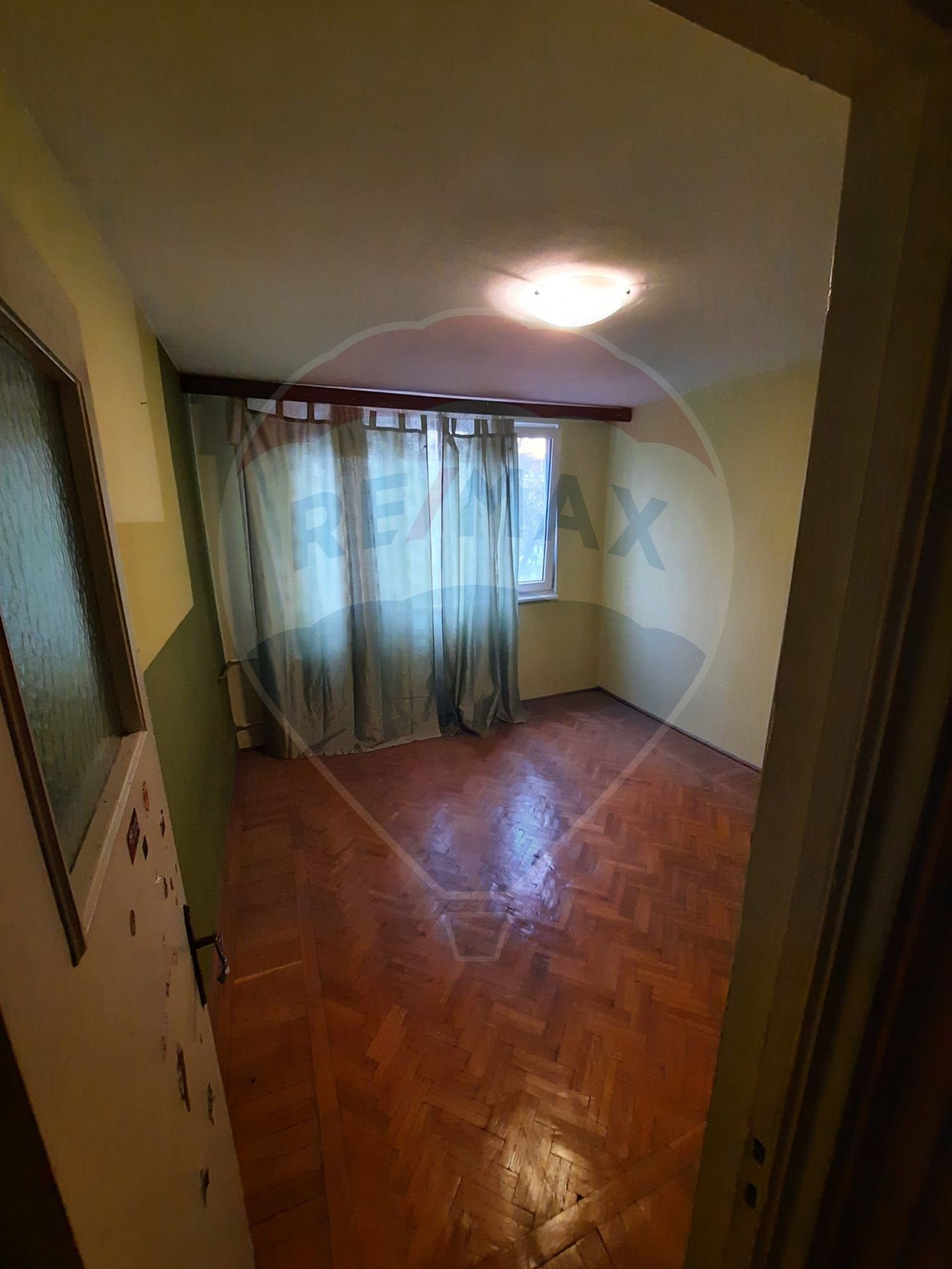 Apartament 3 camere vanzare Galati, Tiglina 1 RMX84833 RE/MAX Romania