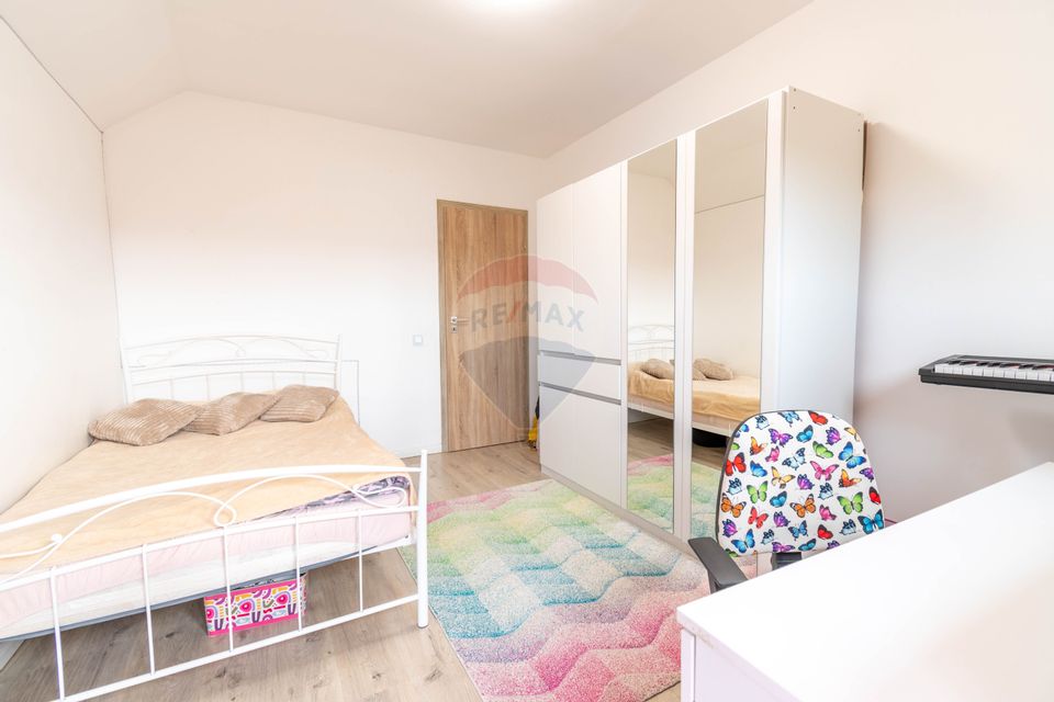 Casa de vanzare, Jucu de Sus teren 811mp, 4 Camere, 2 Bai, Priveliște