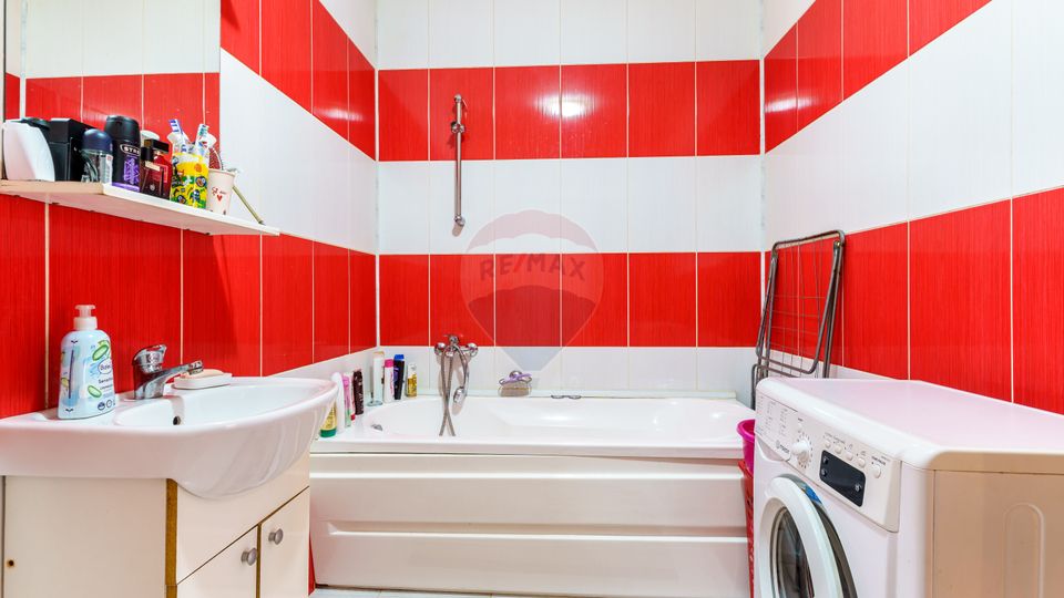 Apartament de vanzare, 2 camere, Str. Florilor Nr.186, Floresti