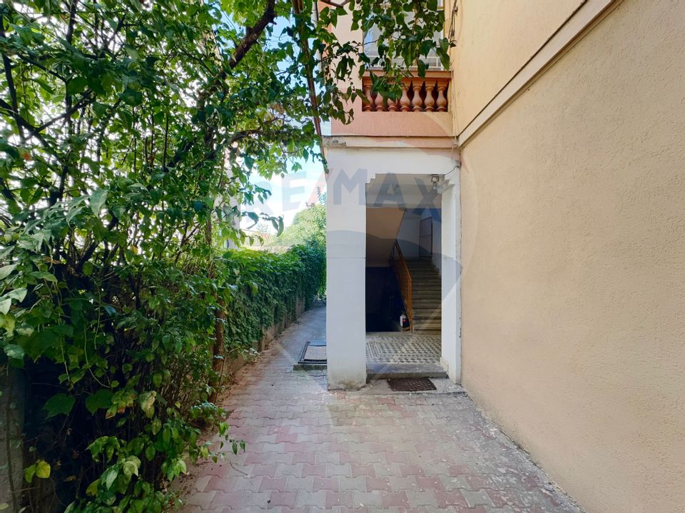 Apartament cu 3 camere de vânzare în zona Elisabetin