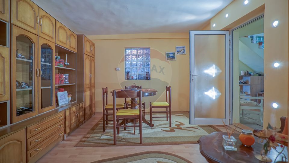 De vanzare vilă cu 5 camere, curte și garaj, în Șchei