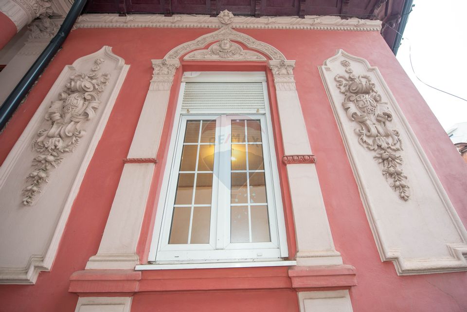 Vila interbelica cu 6 camere de vanzare, 99 mpu, Parc Cismigiu