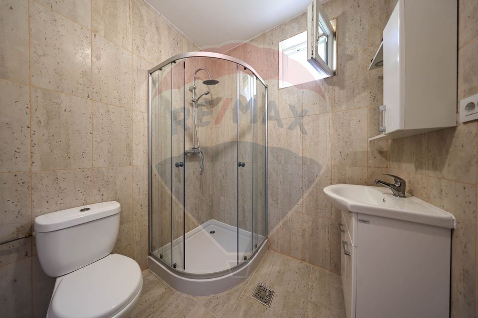 Casa renovata cu teren generos