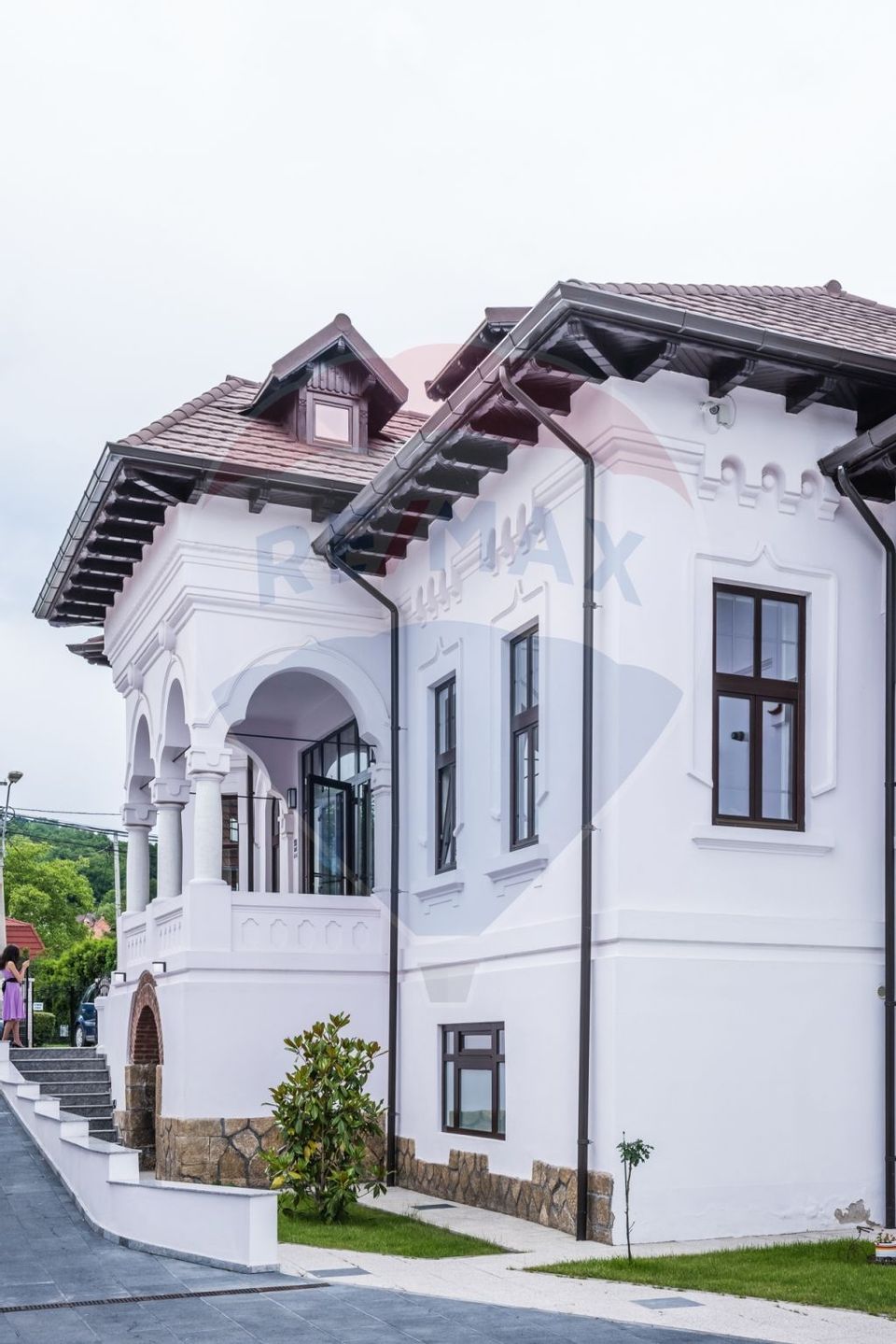 Două vile de patrimoniu, restaurate integral, cu farmec interbelic