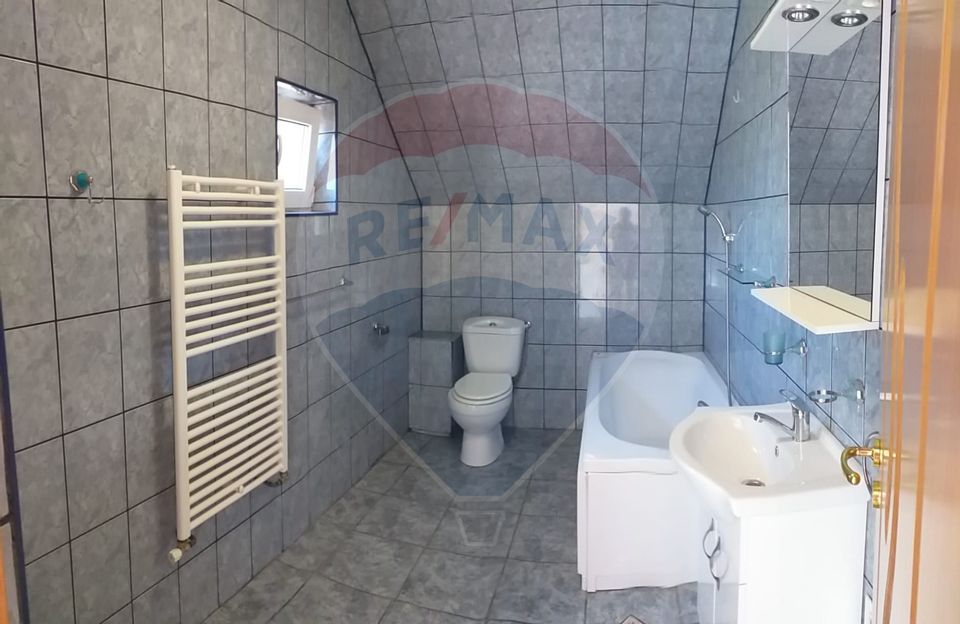 Casă / Vilă cu 5 camere de vânzare