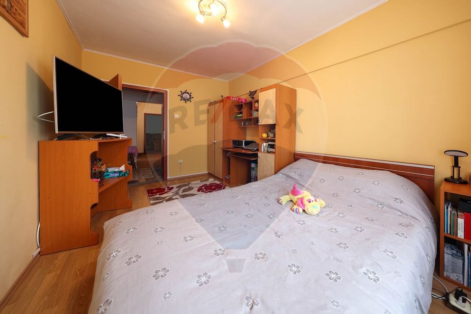 Apartament cu 3 camere, structura generoasa, Drumul Cernatului!