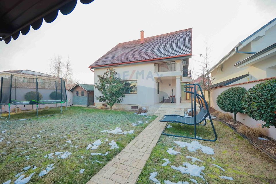 5 room House / Villa for sale, Nufarul area